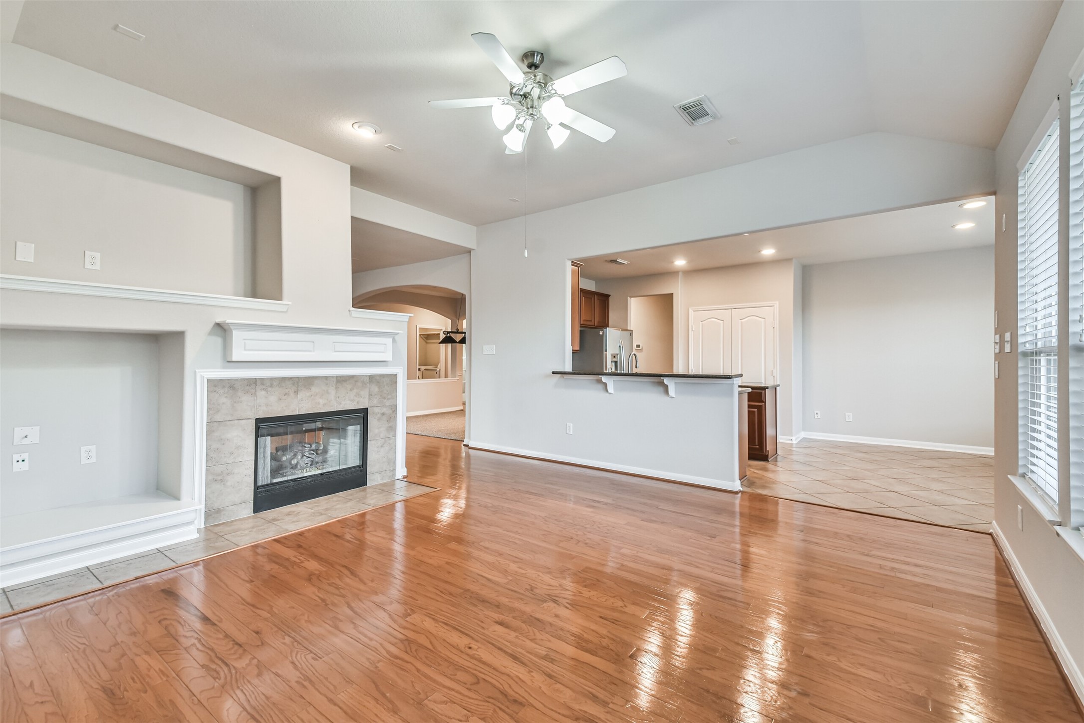 9506 Gramond Hall Court Spring, TX 77379 - Photo 10 of 42