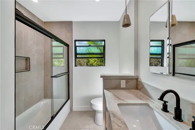 $1,299,000 | 19434 Calvert Street, Tarzana, CA 91335