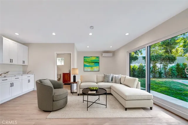 $1,299,000 | 19434 Calvert Street, Tarzana, CA 91335