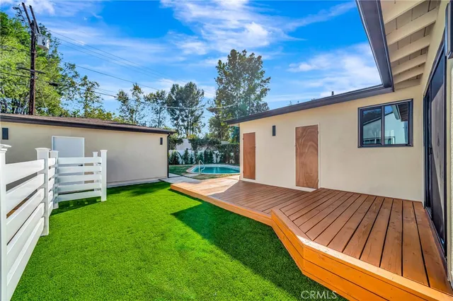 $1,299,000 | 19434 Calvert Street, Tarzana, CA 91335