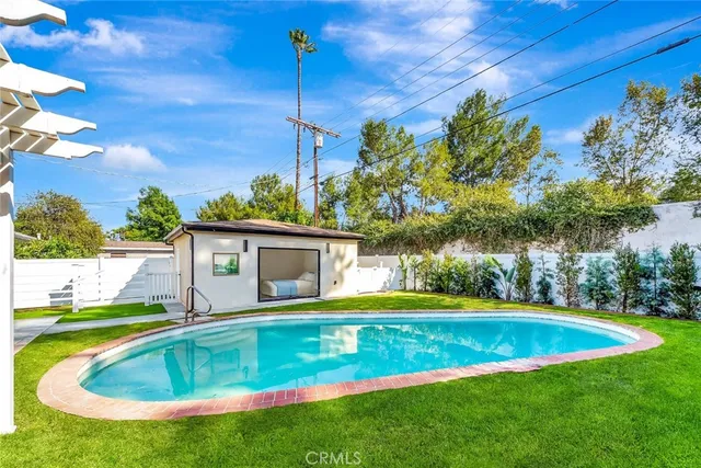 $1,299,000 | 19434 Calvert Street, Tarzana, CA 91335