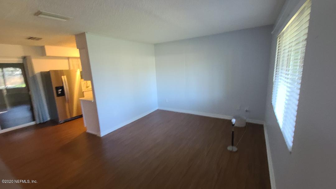 6606 Bennett Road Jacksonville, FL 32216 - Photo 11 of 24 Living room