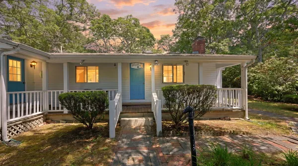 $550,000 | 166 James Circle, Mashpee, MA 02649
