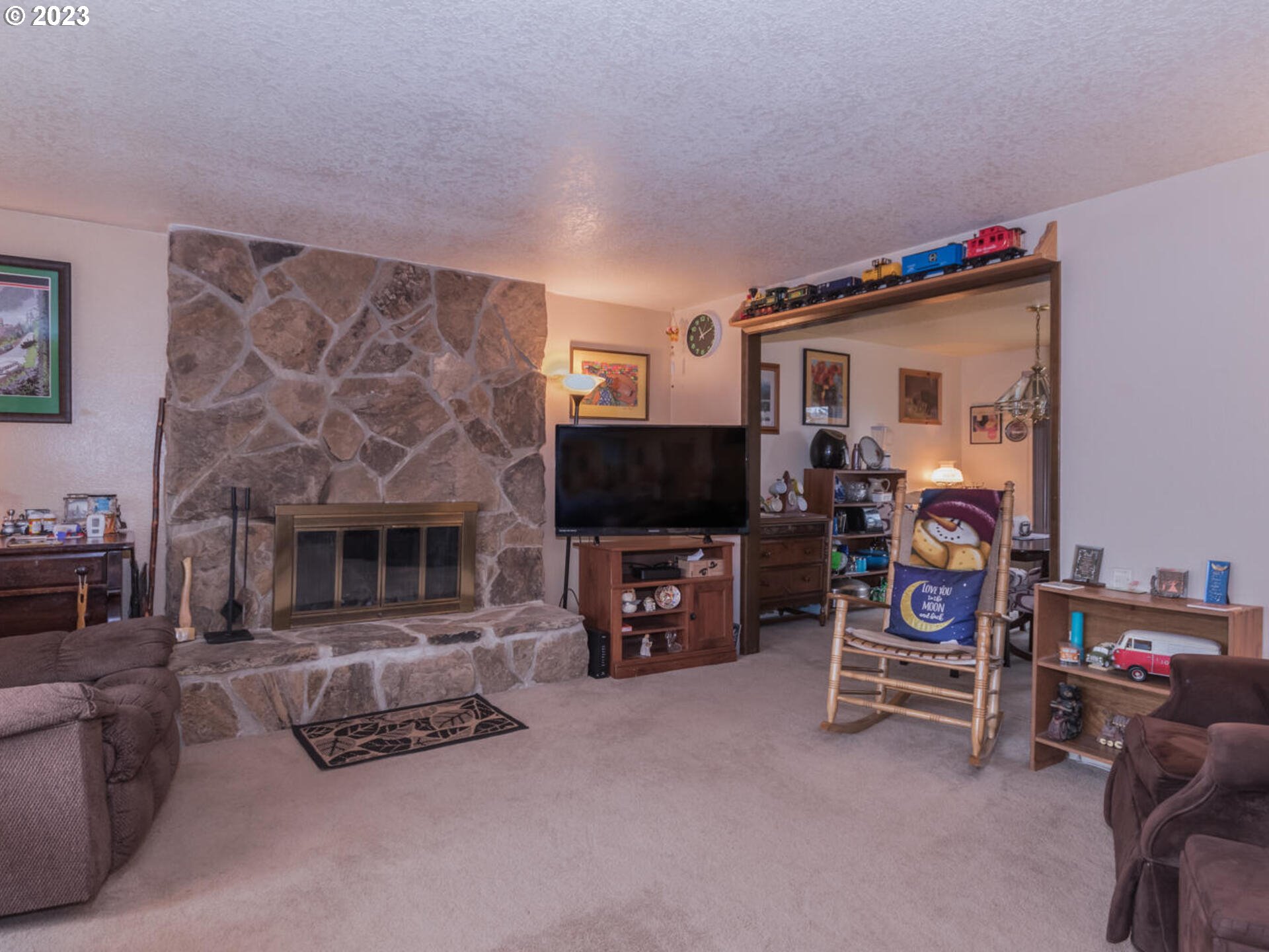 3845 Northeast Rene Avenue Gresham, OR 97030 - Photo 7 of 32 Gallery Image 7