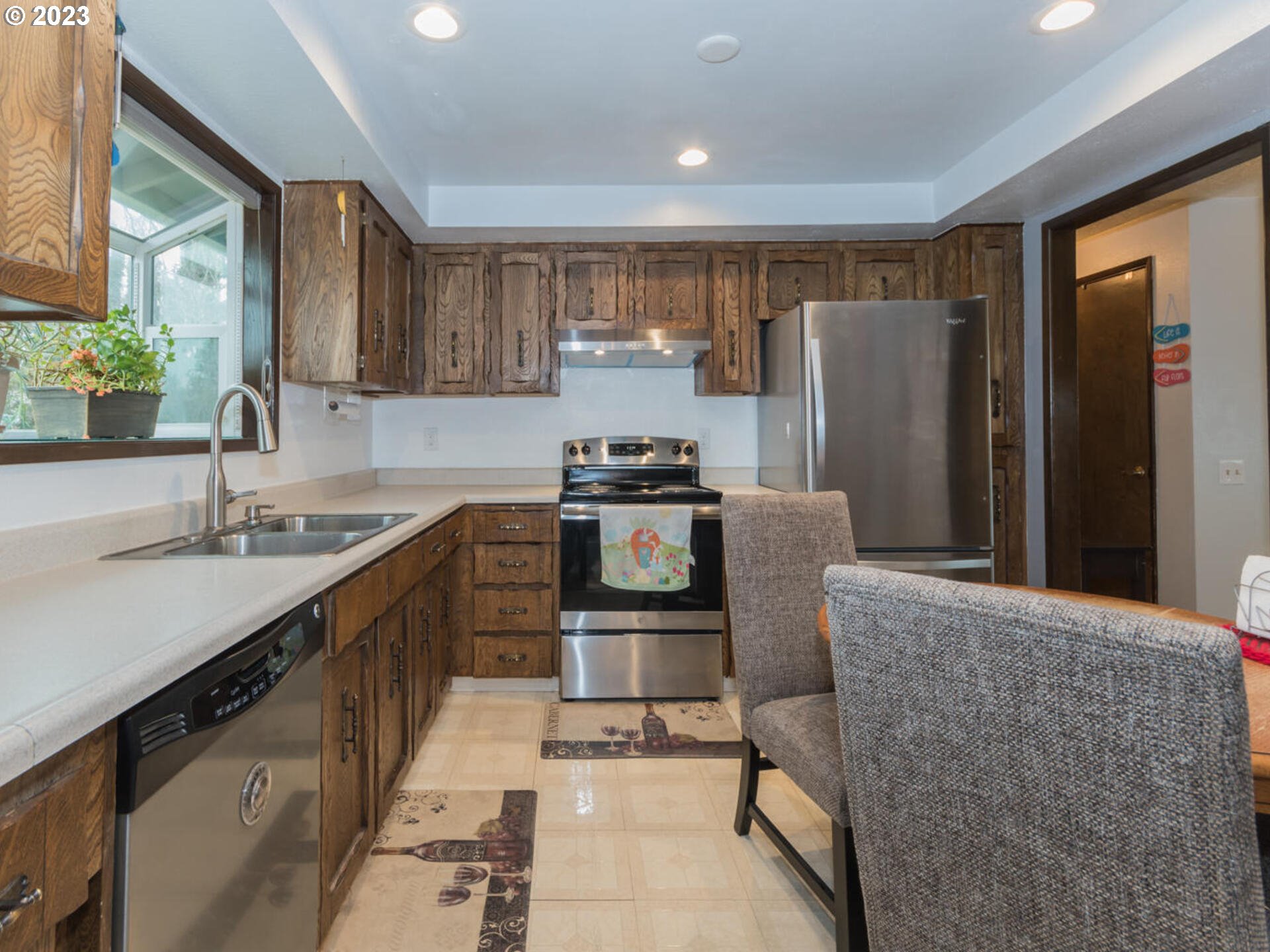 3845 Northeast Rene Avenue Gresham, OR 97030 - Photo 10 of 32 Gallery Image 10
