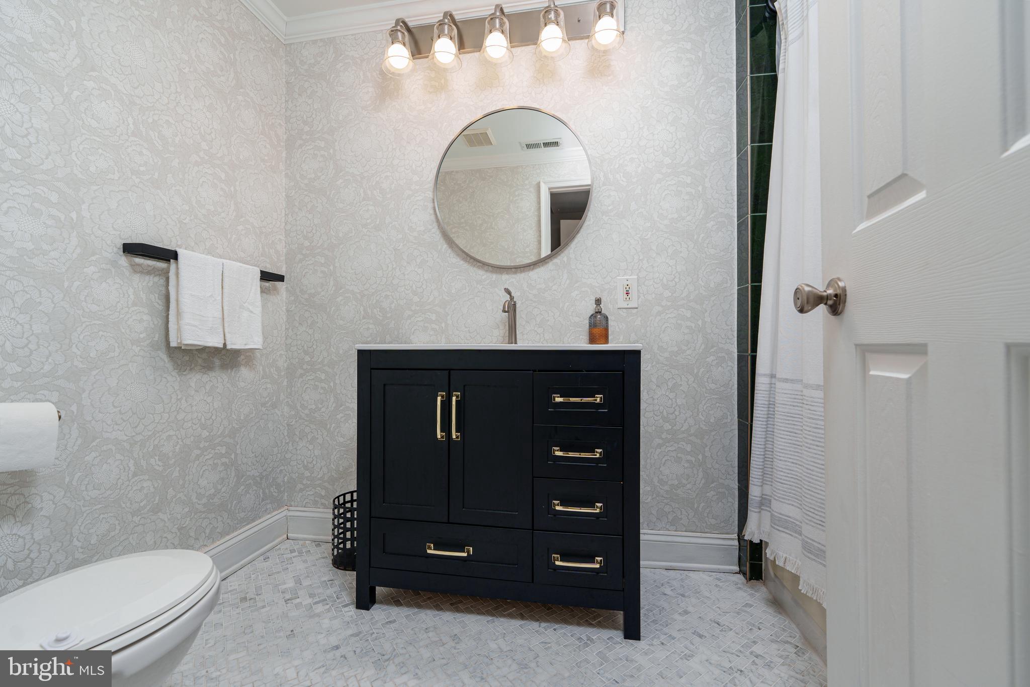 1246 William Street Baltimore, MD 21230 - Photo 24 of 45 2nd floor ensuite full bath