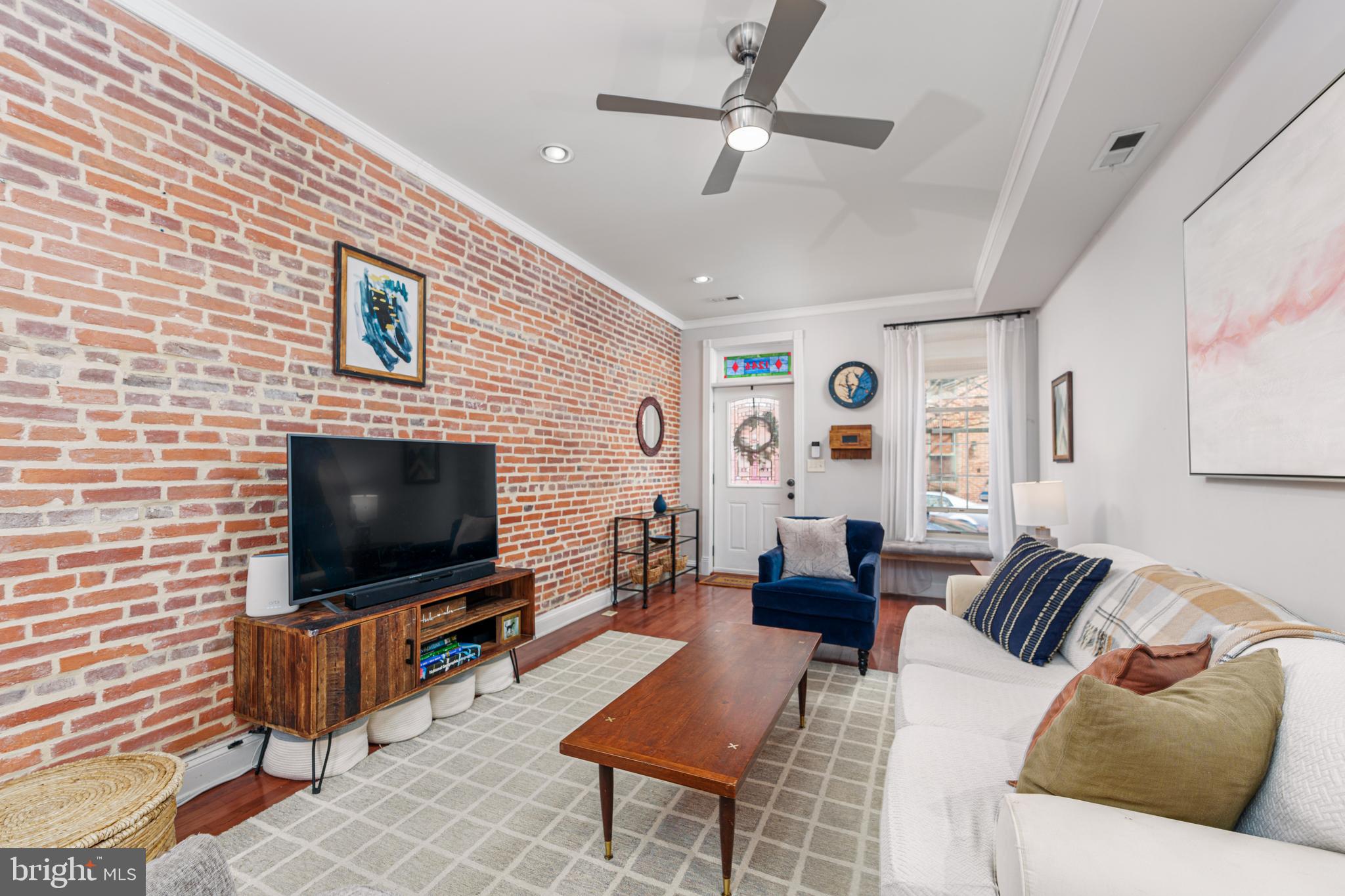 1246 William Street Baltimore, MD 21230 - Photo 10 of 45 Living room