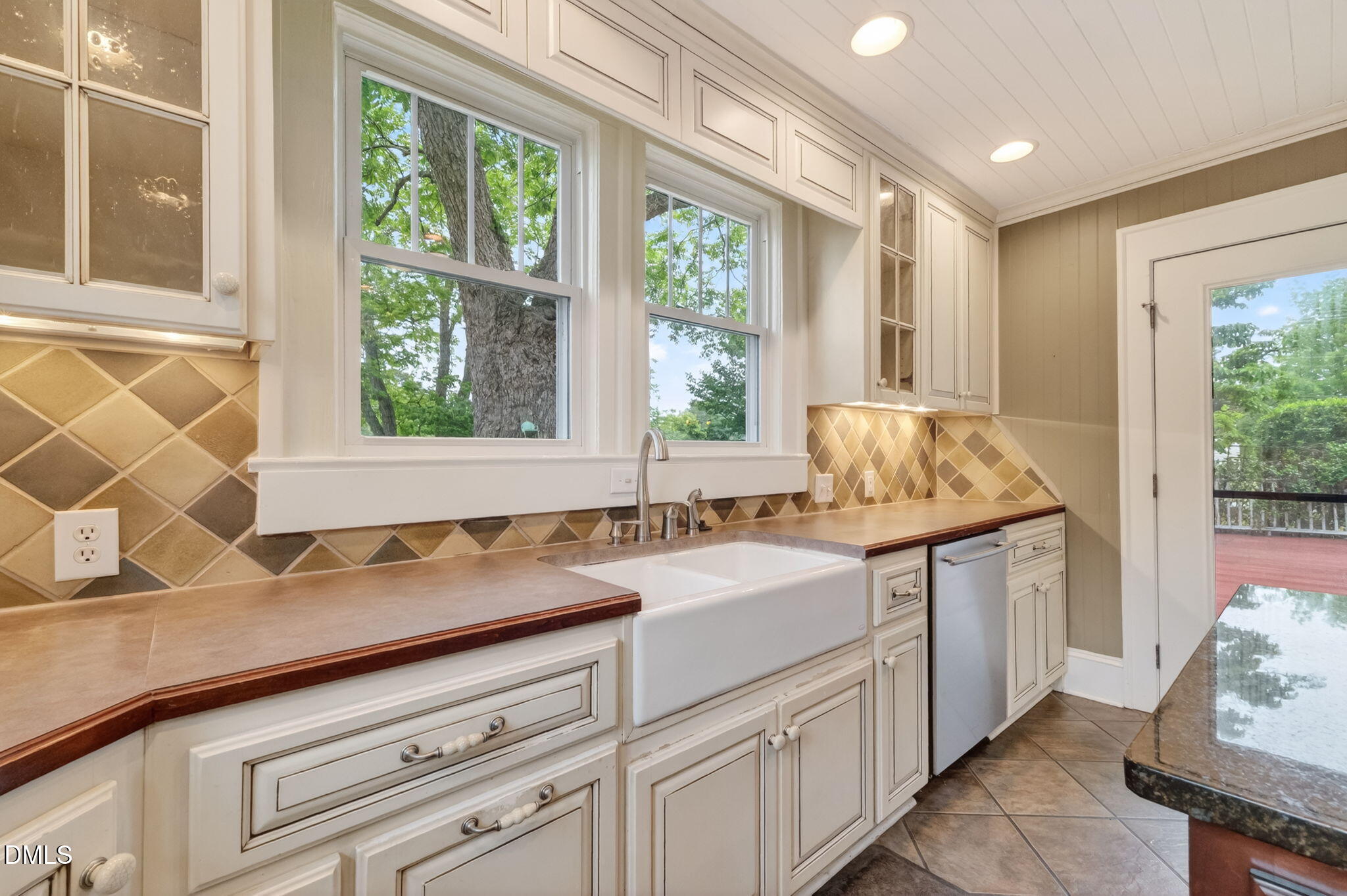 804 West Main Street Benson, NC 27504 - Photo 28 of 100 28-web-or-mls-DSC00091