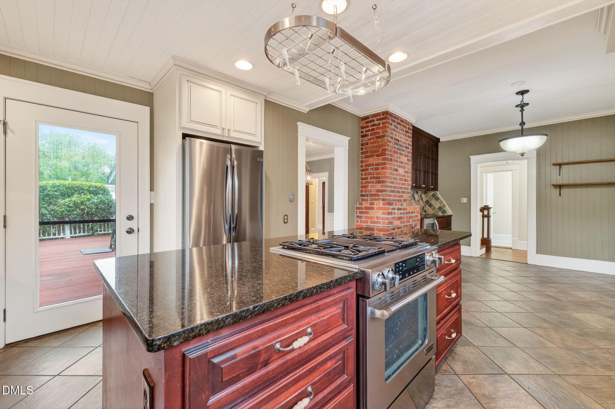 804 West Main Street Benson, NC 27504 - Photo 29 of 100 29-web-or-mls-DSC00093