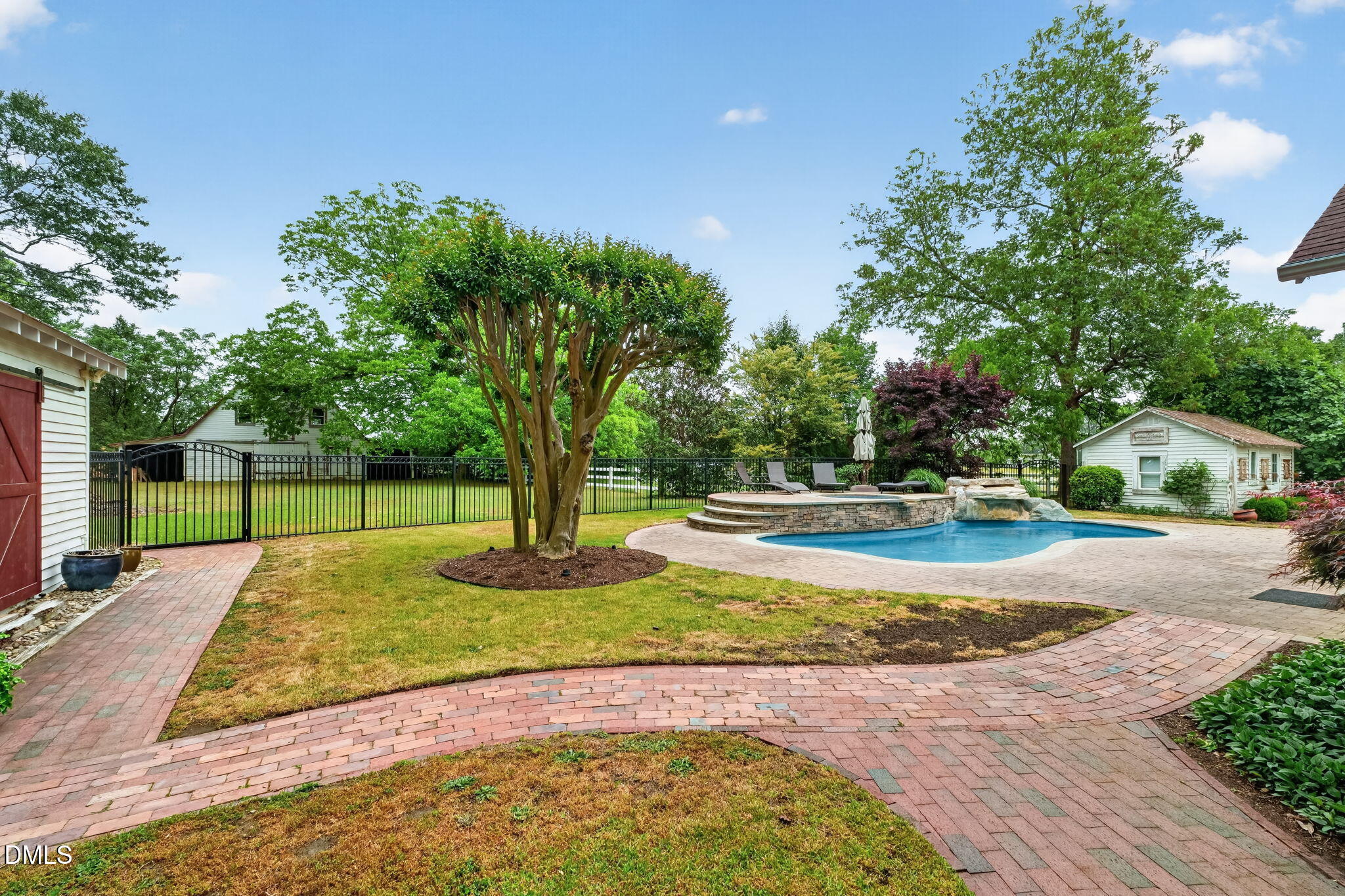 804 West Main Street Benson, NC 27504 - Photo 77 of 100 77-web-or-mls-DSC09897