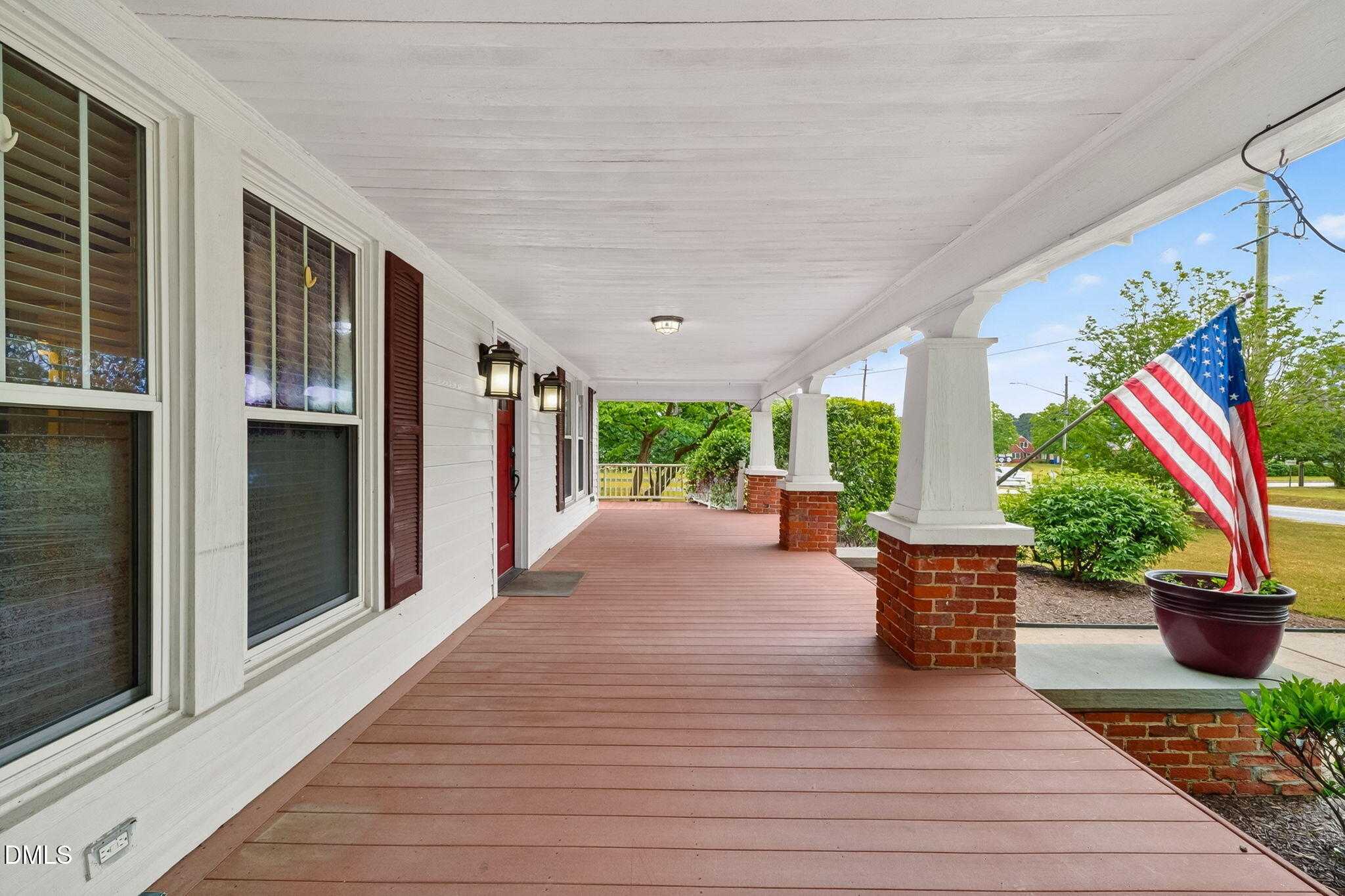 804 West Main Street Benson, NC 27504 - Photo 9 of 100 9-web-or-mls-DSC09815