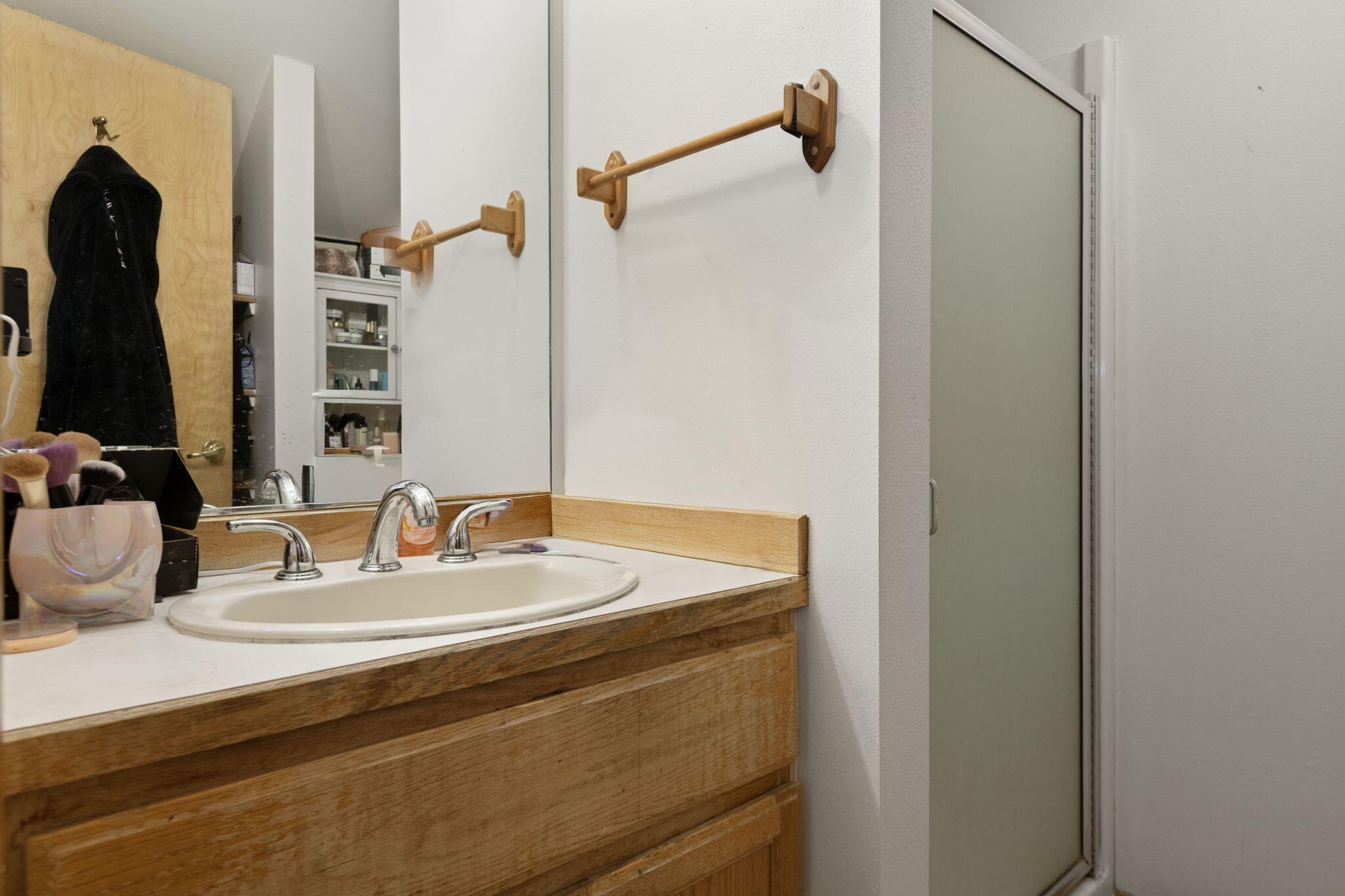 2934 Northeast Wells Acres Road Bend, OR 97701 - Photo 19 of 24 Upstairs Primary Bathroom