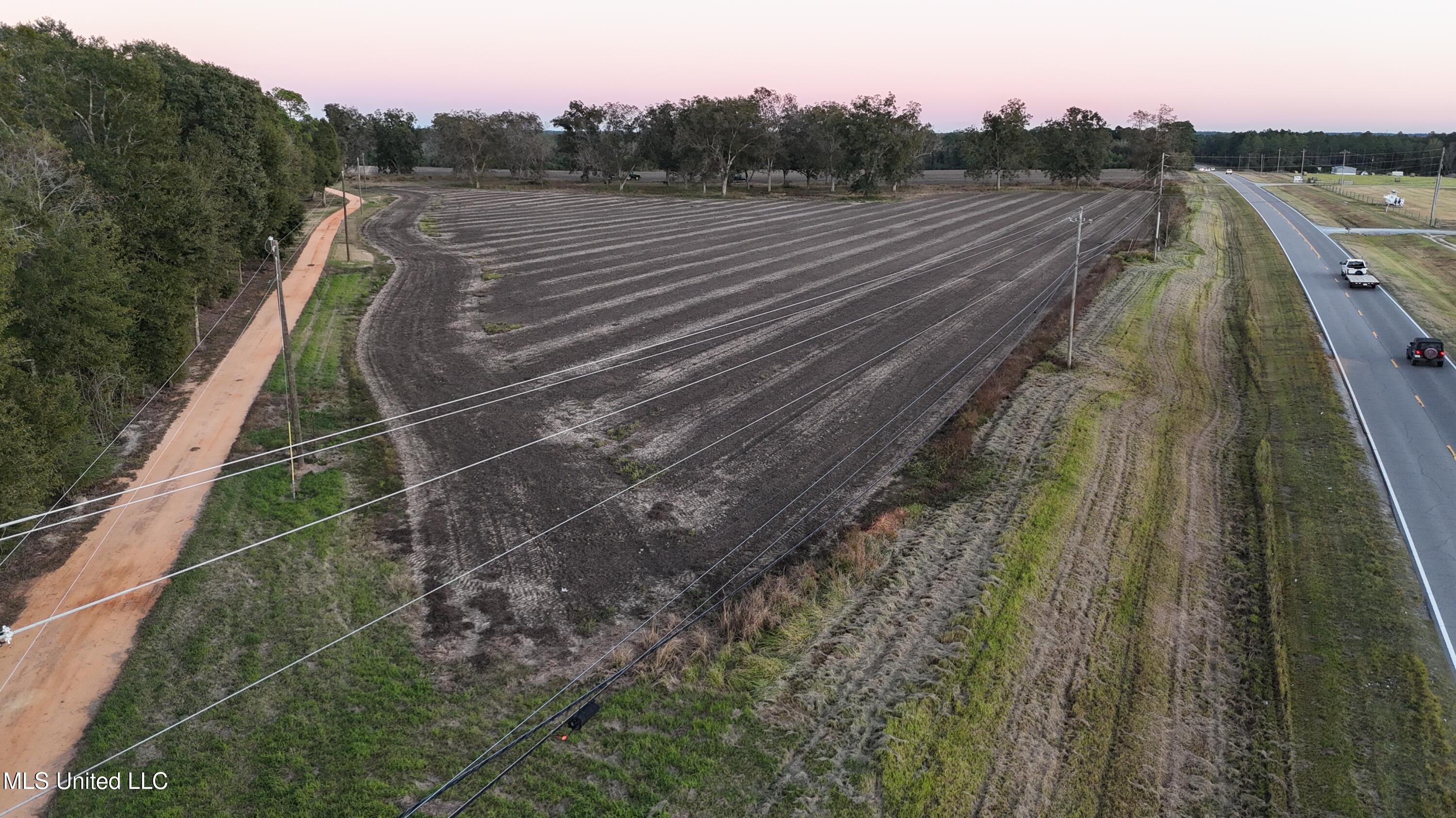 614 Highwy Moss Point Moss Point, MS 39562 - Photo 2 of 8 dji_fly_20251104_172414_0025_17623880012