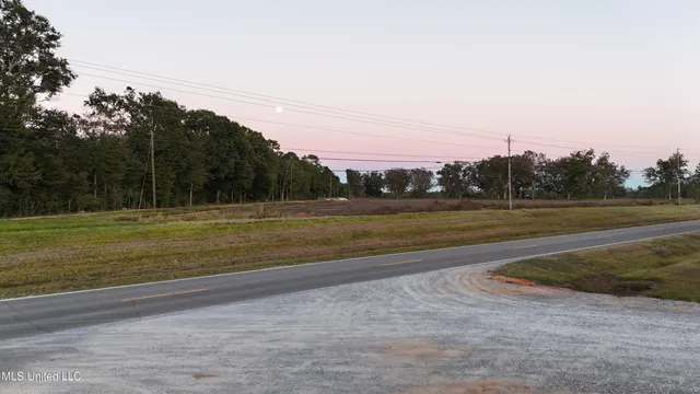 $74,900 | 614 Highwy Moss Point, Moss Point, MS 39562