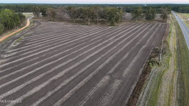 $74,900 | 614 Highwy Moss Point, Moss Point, MS 39562