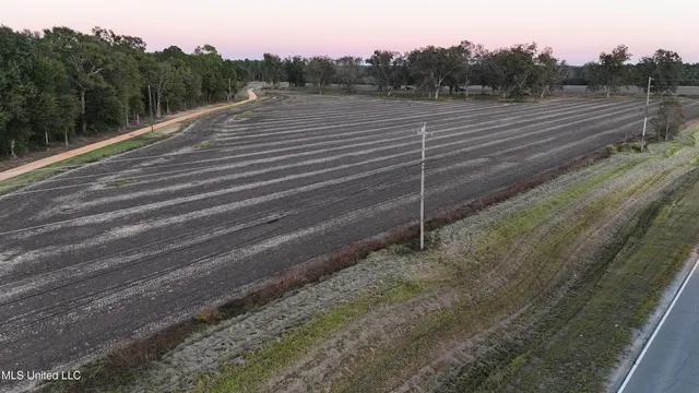 $74,900 | 614 Highwy Moss Point, Moss Point, MS 39562