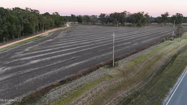 $74,900 | 614 Highwy Moss Point, Moss Point, MS 39562