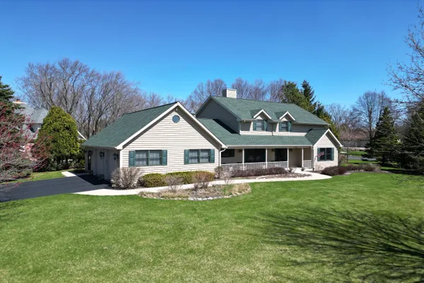 $840,000 | 538 Pheasant Ridge Lane, Fontana, WI 53125