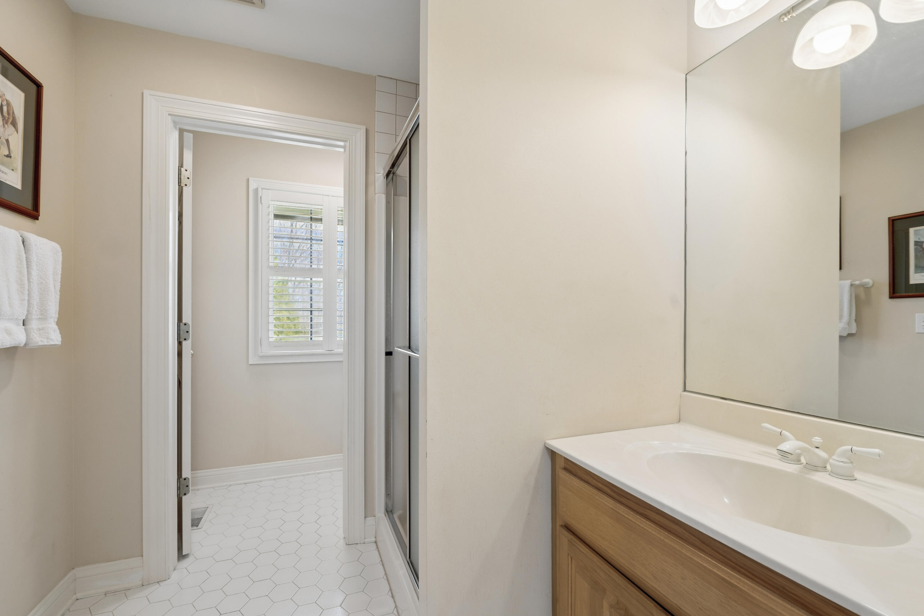 538 Pheasant Ridge Lane Fontana, WI 53125 - Photo 17 of 23 Upper bath 2