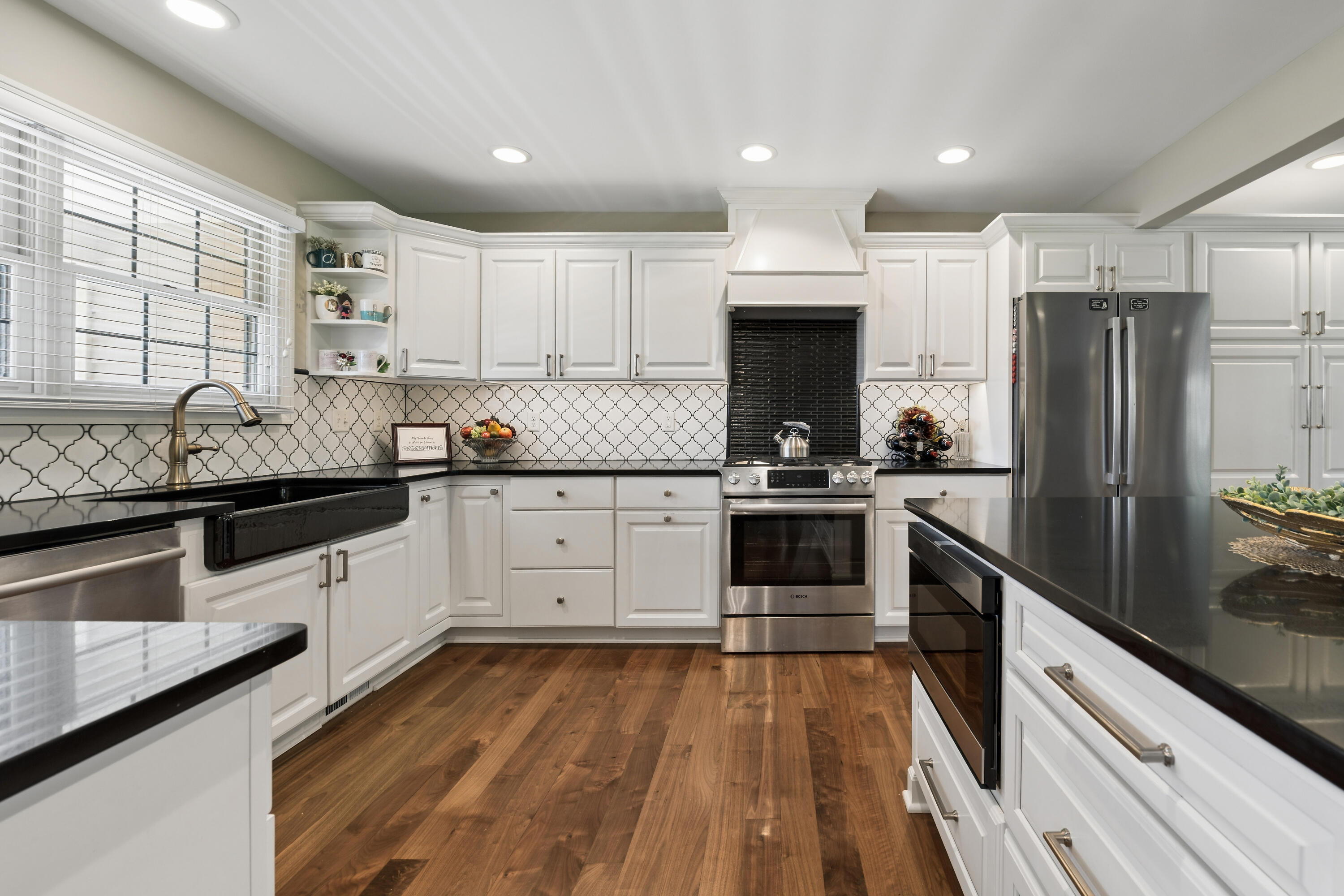 538 Pheasant Ridge Lane Fontana, WI 53125 - Photo 6 of 23 Kitchen w/loads of countertop space