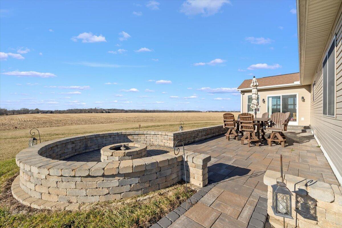 9005 Strine Road Ashley, OH 43003 - Photo 29 of 30 30-Back Patio