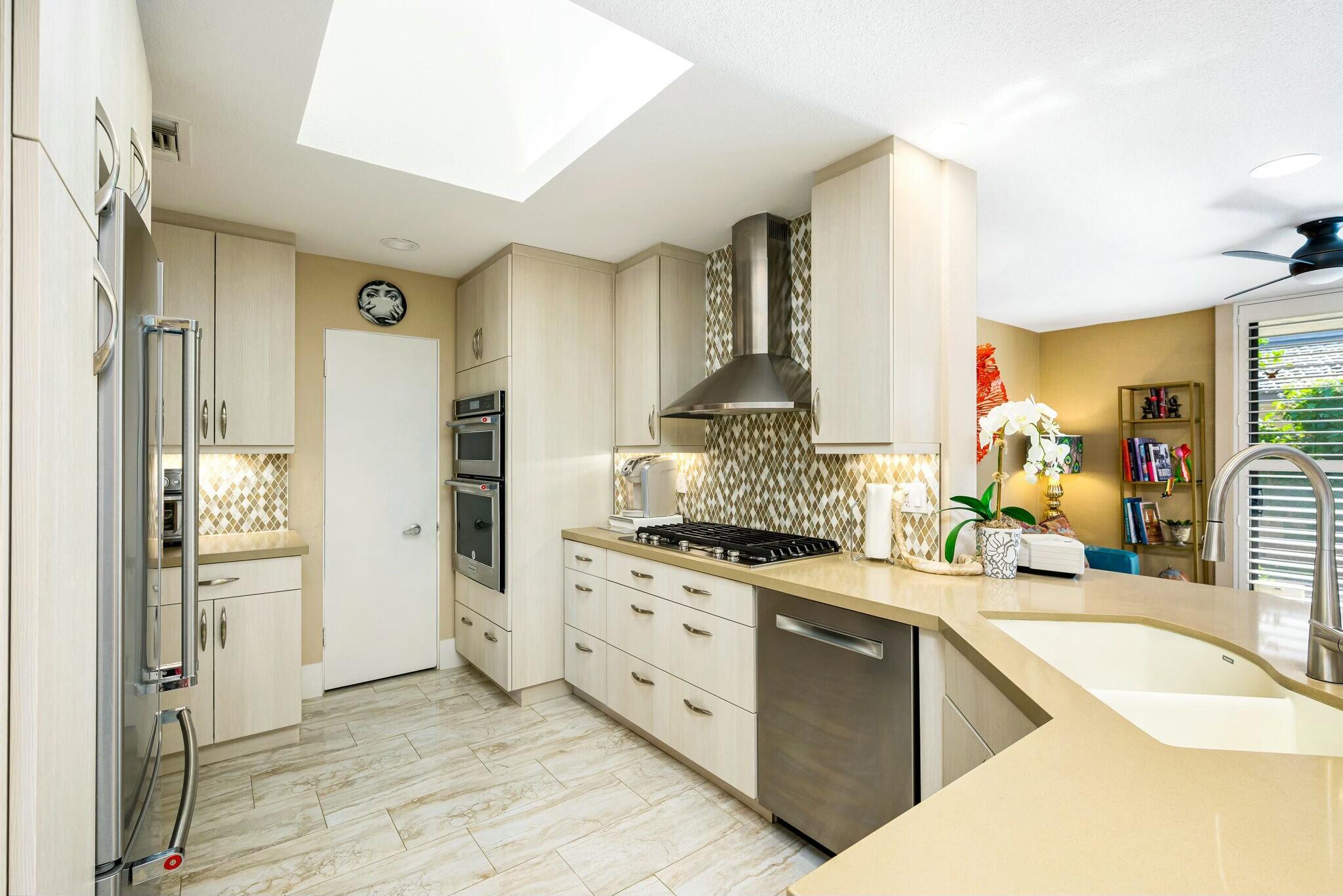 1 Briarcliff Court Rancho Mirage, CA 92270 - Photo 21 of 48 Kitchen