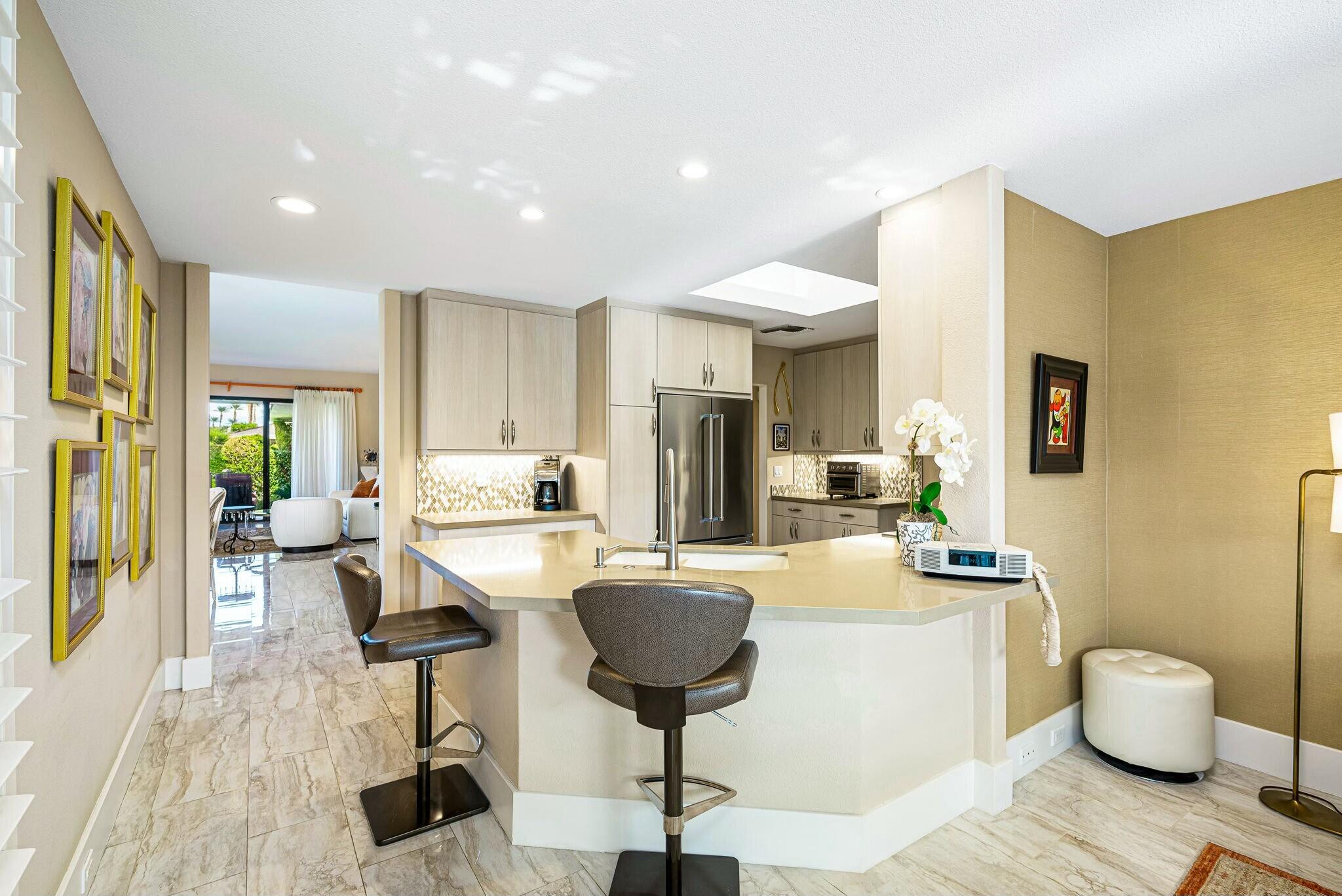 1 Briarcliff Court Rancho Mirage, CA 92270 - Photo 22 of 48 Sitting Area looking into Kitchen
