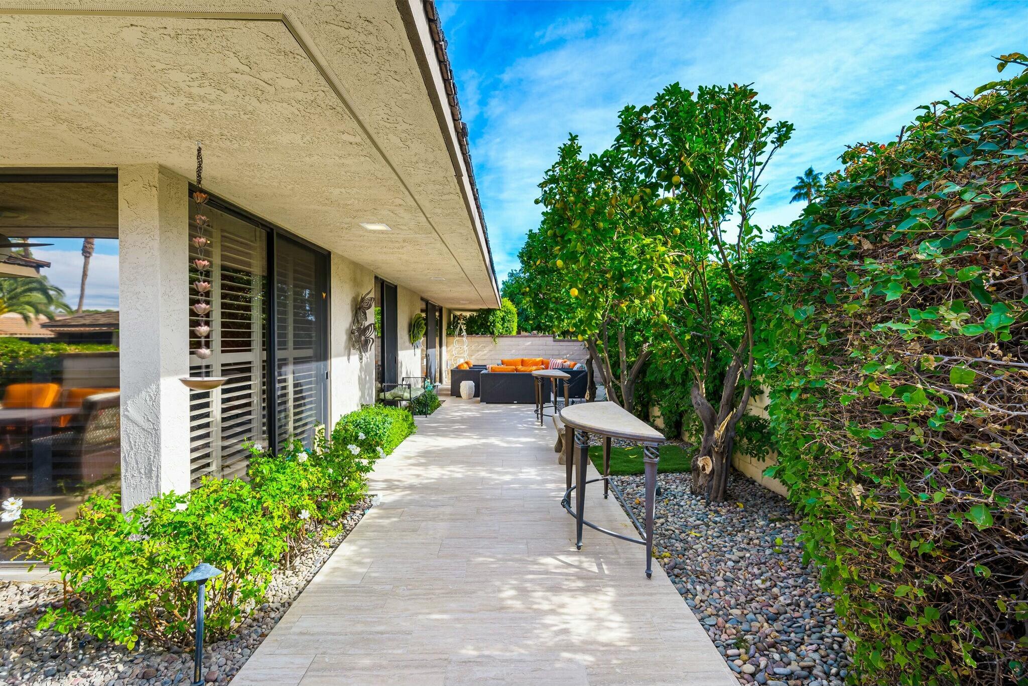 1 Briarcliff Court Rancho Mirage, CA 92270 - Photo 34 of 48 Side Yard