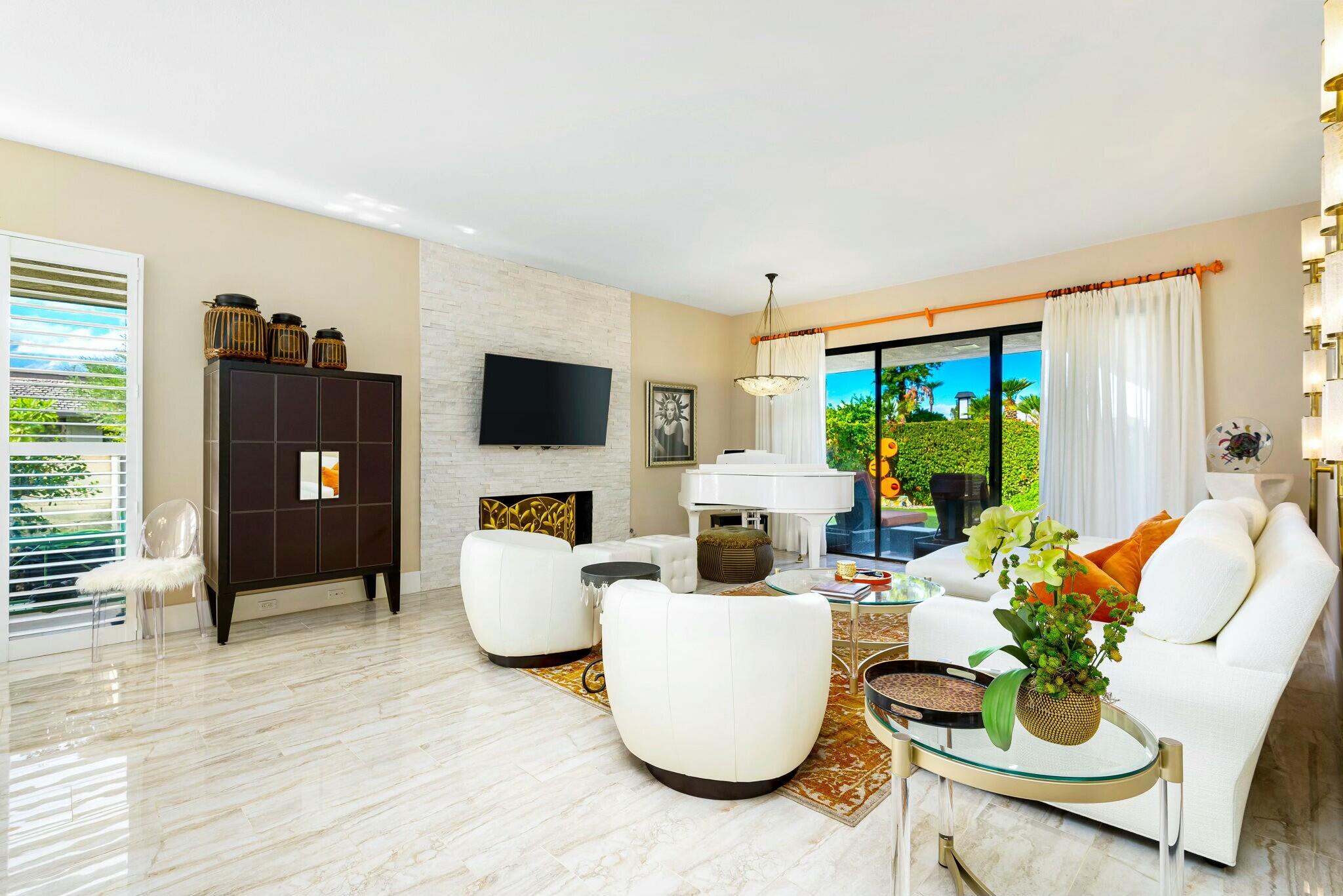 1 Briarcliff Court Rancho Mirage, CA 92270 - Photo 6 of 48 Living Room