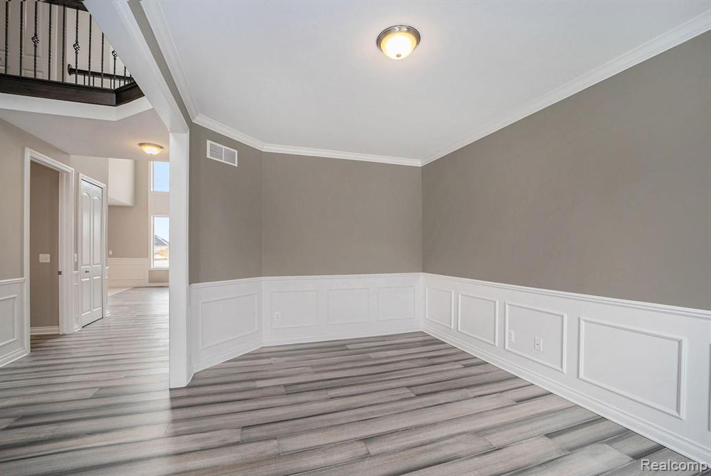 49205 Ridgeview Drive Macomb, MI 48044 - Photo 16 of 38