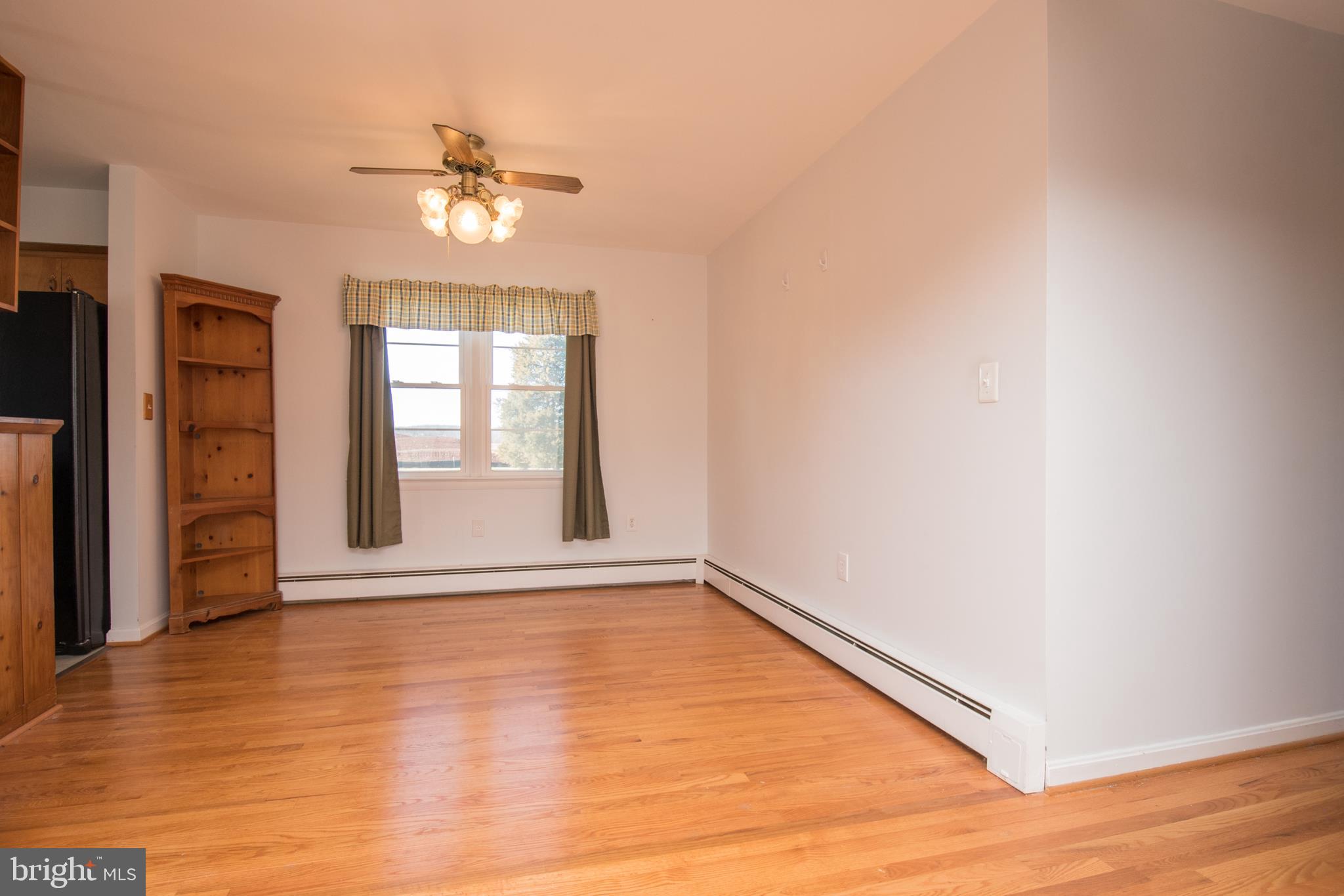 507 Evergreen Mills Road Leesburg, VA 20175 - Photo 15 of 43 Dining Room direct view