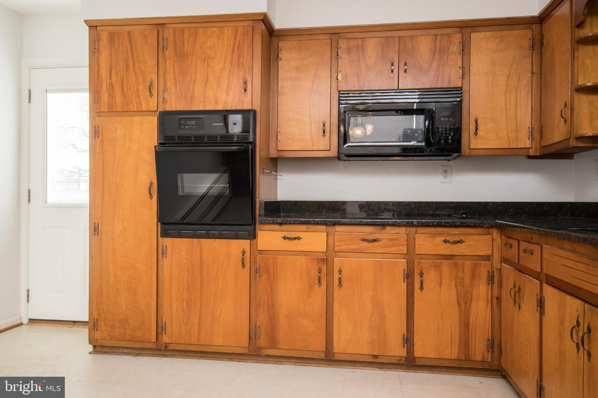 507 Evergreen Mills Road Leesburg, VA 20175 - Photo 19 of 43 Kitchen