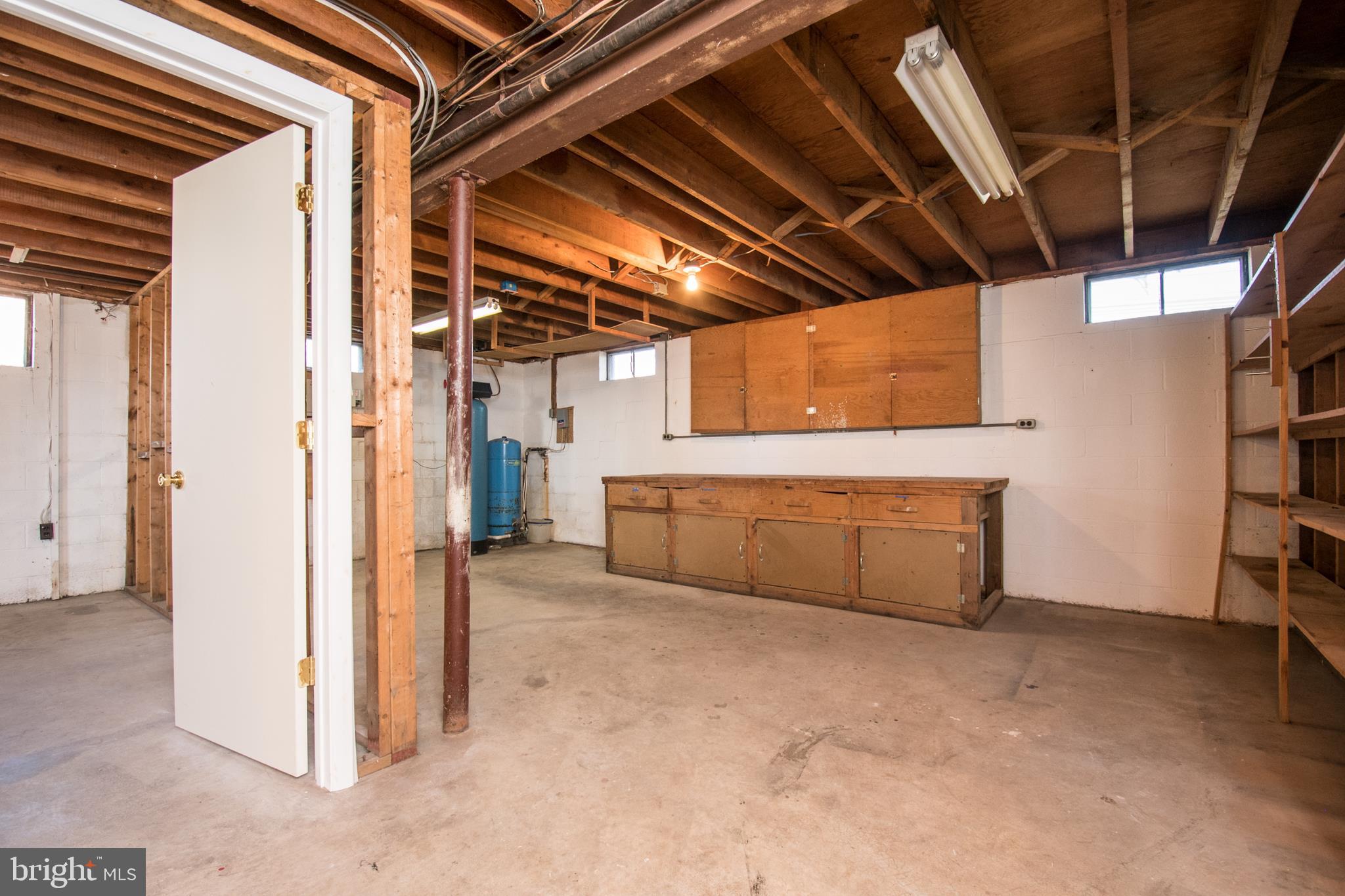 507 Evergreen Mills Road Leesburg, VA 20175 - Photo 34 of 43 Basement work area