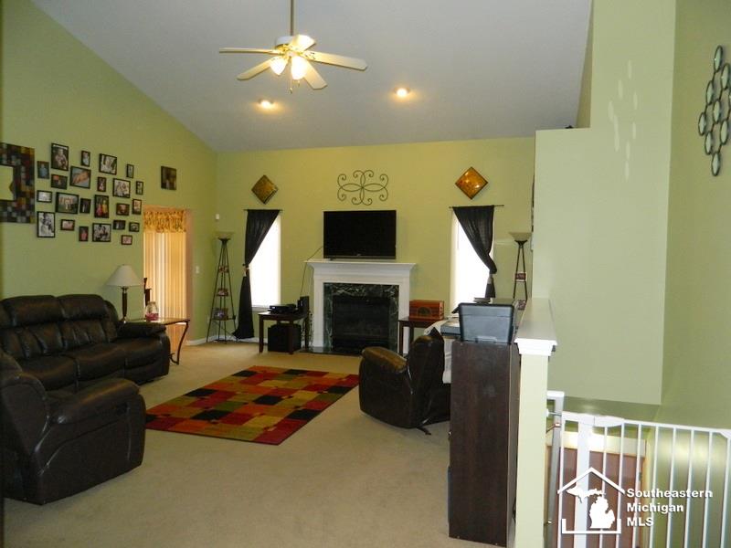 16603 Carter Road Woodhaven, MI 48183 - Photo 9 of 31