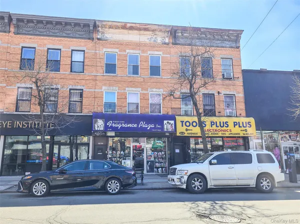 $3,000 | 56-46 Myrtle Avenue, Unit 3 | Ridgewood