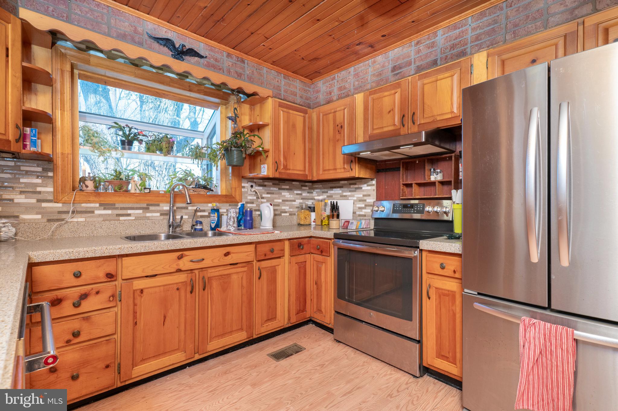 20 Cromby Road Phoenixville, PA 19460 - Photo 14 of 33 Stainless Appliances