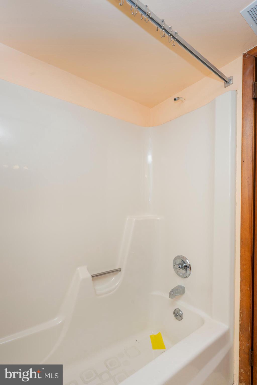 20 Cromby Road Phoenixville, PA 19460 - Photo 25 of 33 Full Bathroom 2, Tub Shower