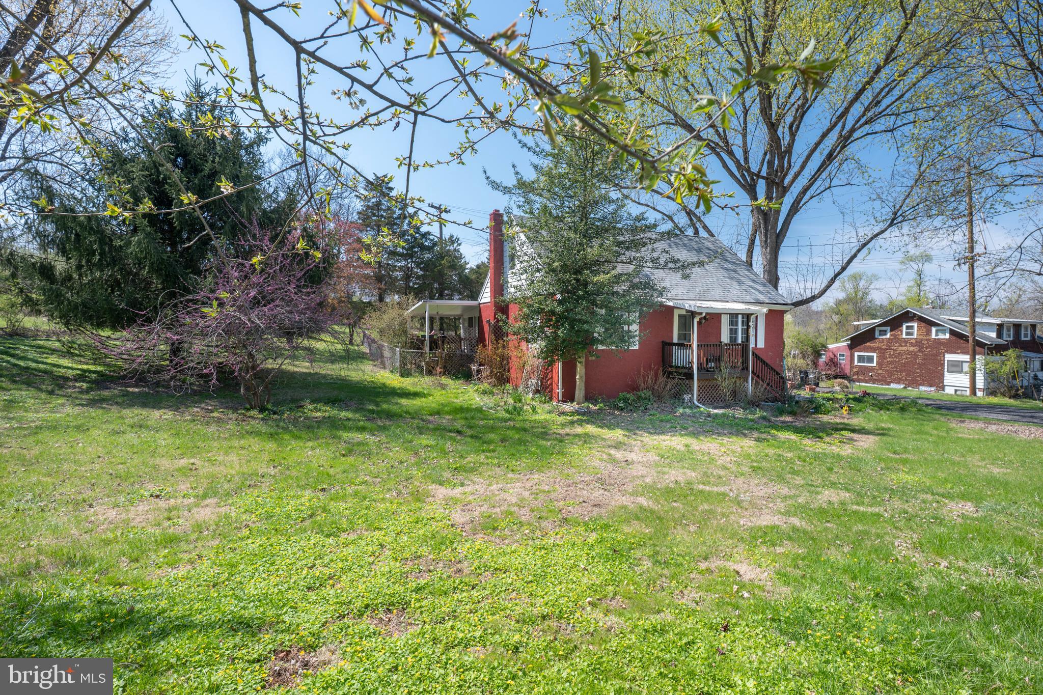 20 Cromby Road Phoenixville, PA 19460 - Photo 31 of 33 Front Yard