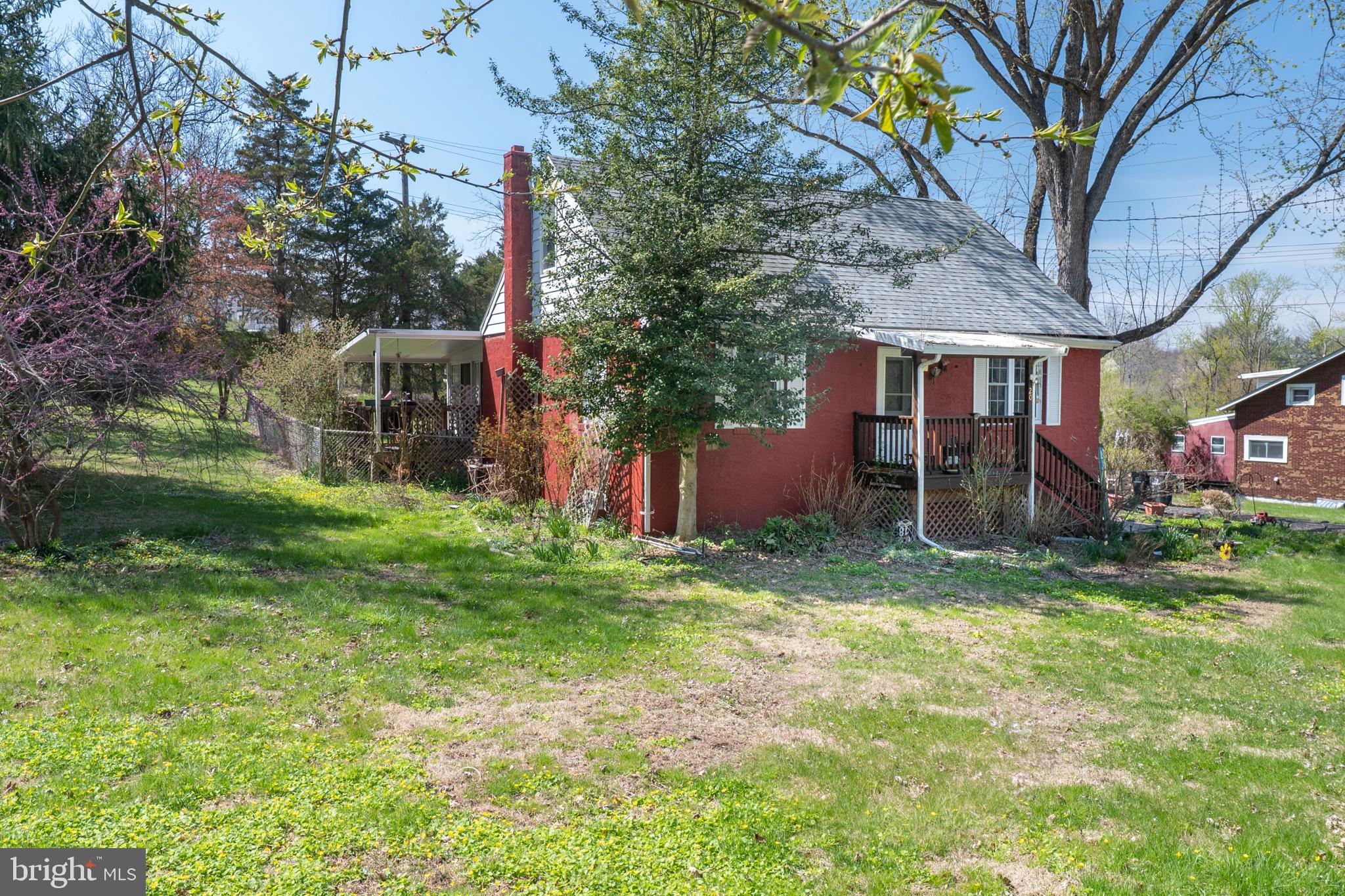 20 Cromby Road Phoenixville, PA 19460 - Photo 32 of 33 Side and Front Covered Porches