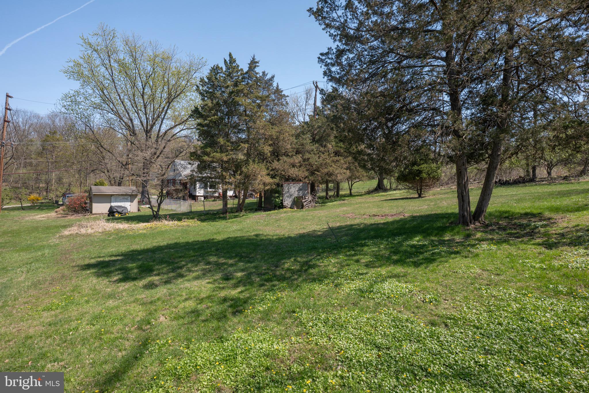 20 Cromby Road Phoenixville, PA 19460 - Photo 5 of 33 Large Lot, Great Yard