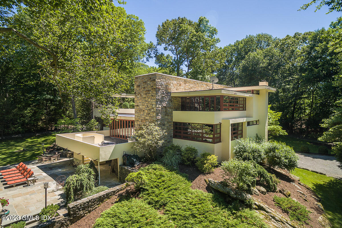 51 Pecksland Road Greenwich, CT 06831 - Photo 2 of 27 Patio View