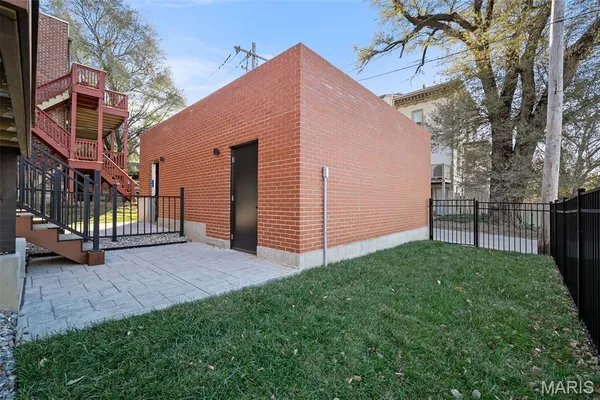 $795,000 | 1201 MacKay Place, St. Louis, MO 63104