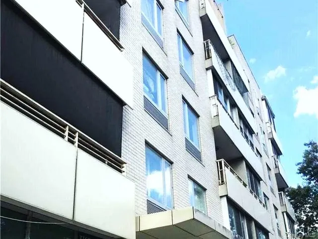 $2,800 | 132-03 Sanford Avenue, Unit 7E | Downtown Flushing