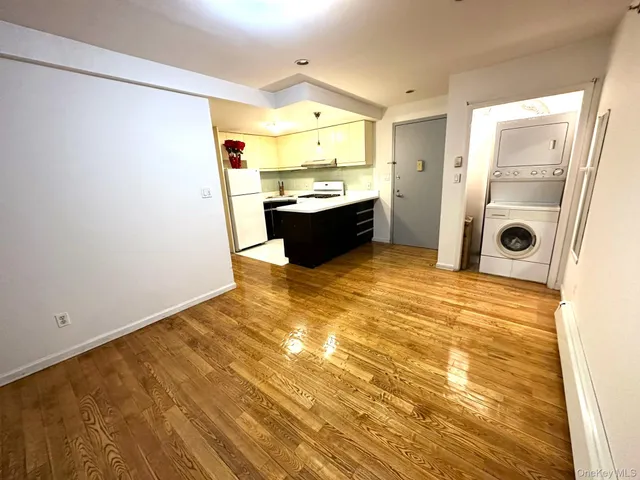 $2,800 | 132-03 Sanford Avenue, Unit 7E | Downtown Flushing