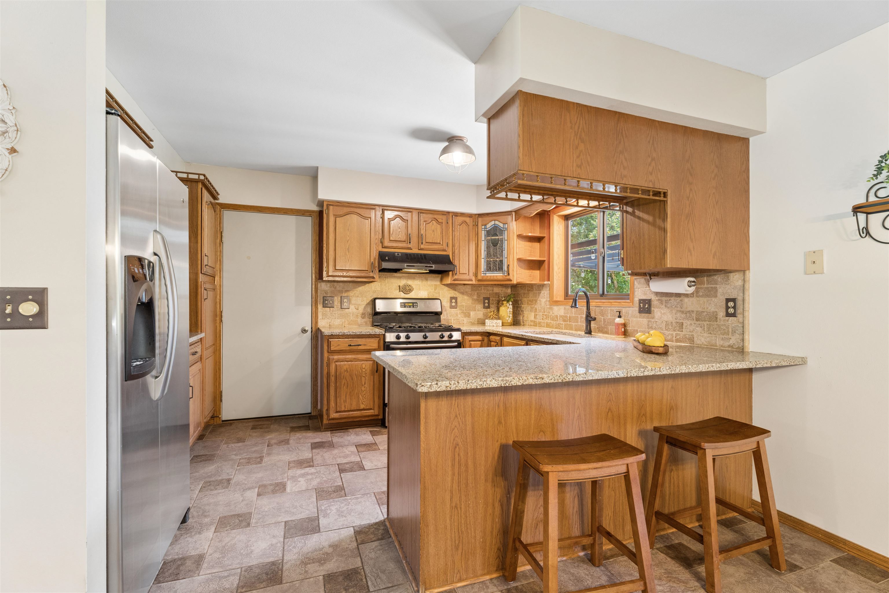 4085 Leonard Point Road Oshkosh, WI 54904 - Photo 7 of 42