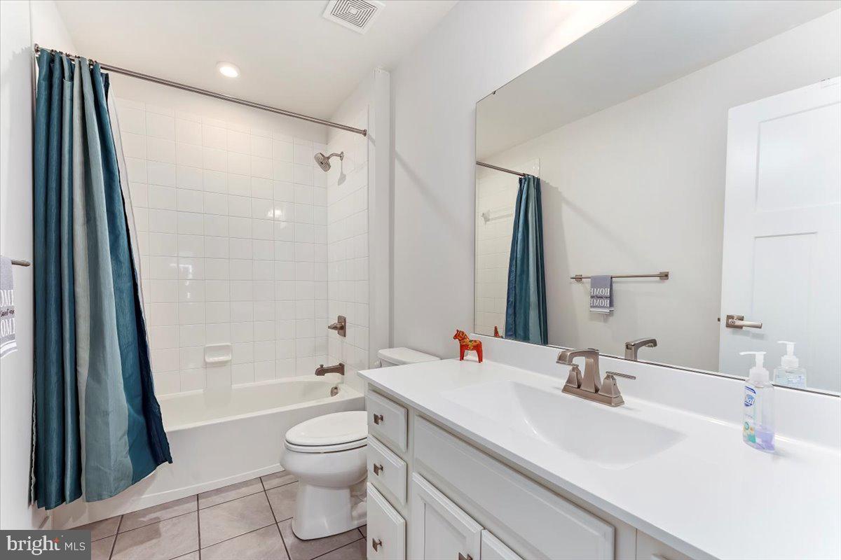 146 Pixie Moss Road Pottstown, PA 19464 - Photo 30 of 41 Hallway Bath