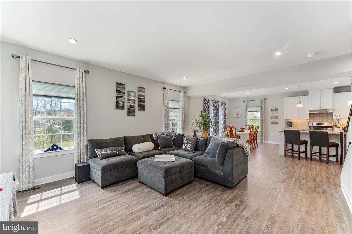 146 Pixie Moss Road Pottstown, PA 19464 - Photo 9 of 41 Great Room