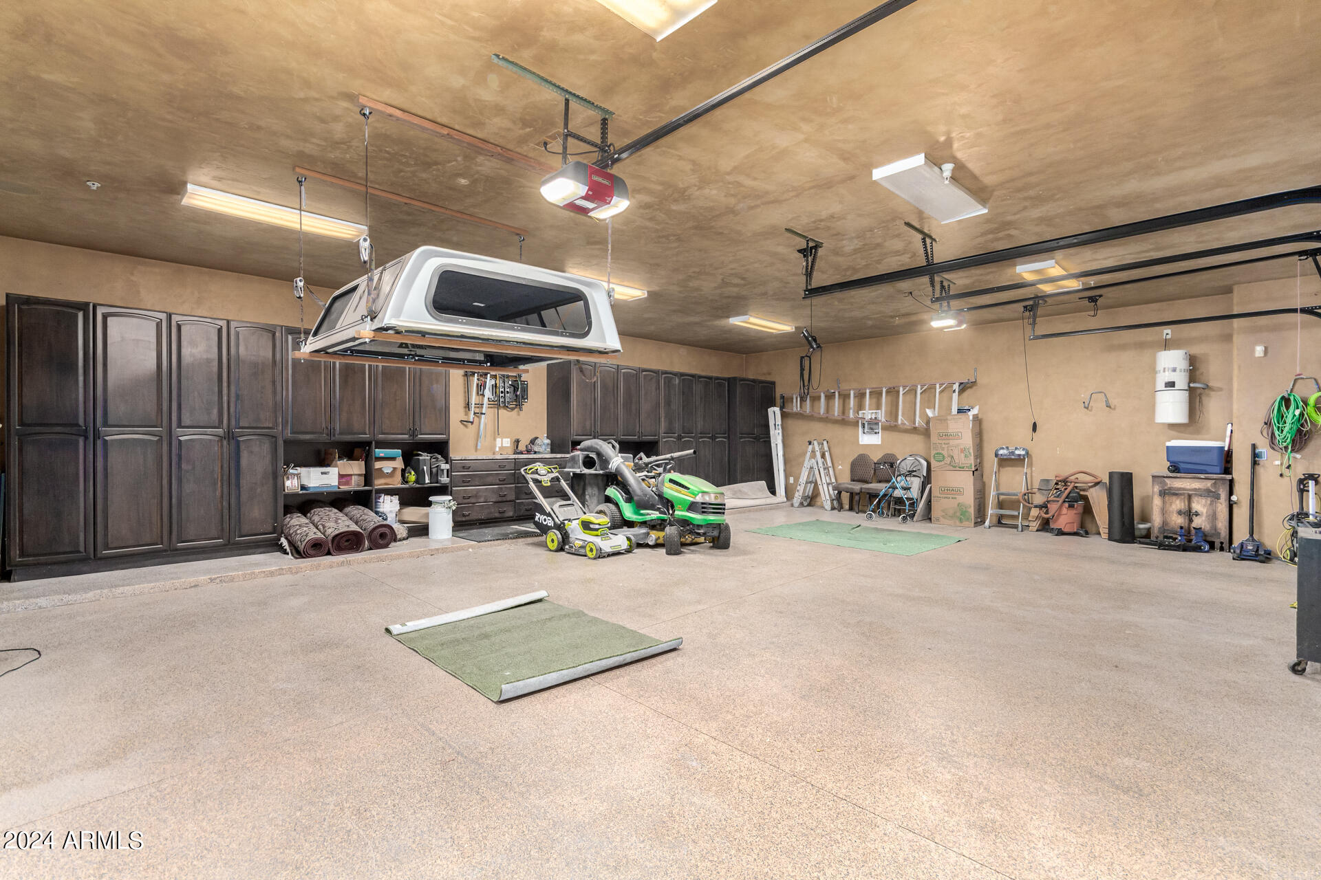 3831 East Huber Street Mesa, AZ 85205 - Photo 71 of 76 3 car garage