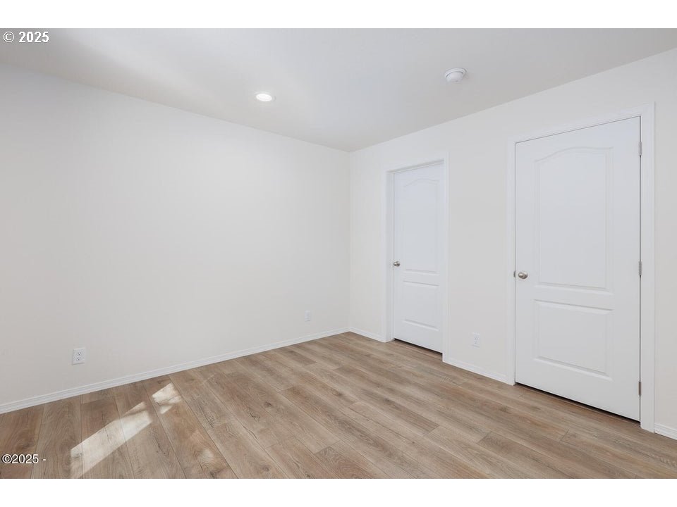 150 Northwest 5th Street Toledo, OR 97391 - Photo 7 of 26 a view of an empty room