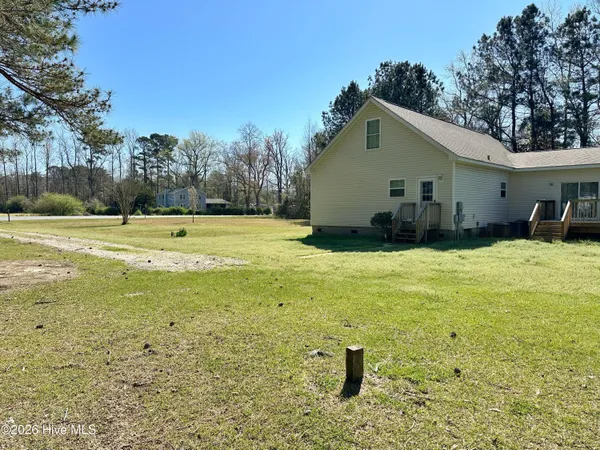 $2,600 | 103 Meadowview Road, Jacksonville, NC 28540